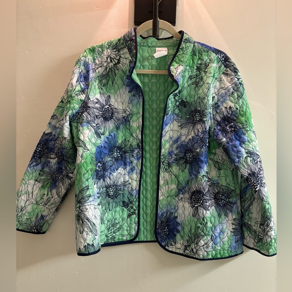 Alfred Dunner women’s quilted jacket. Perfect for spring. Size 14 petite.